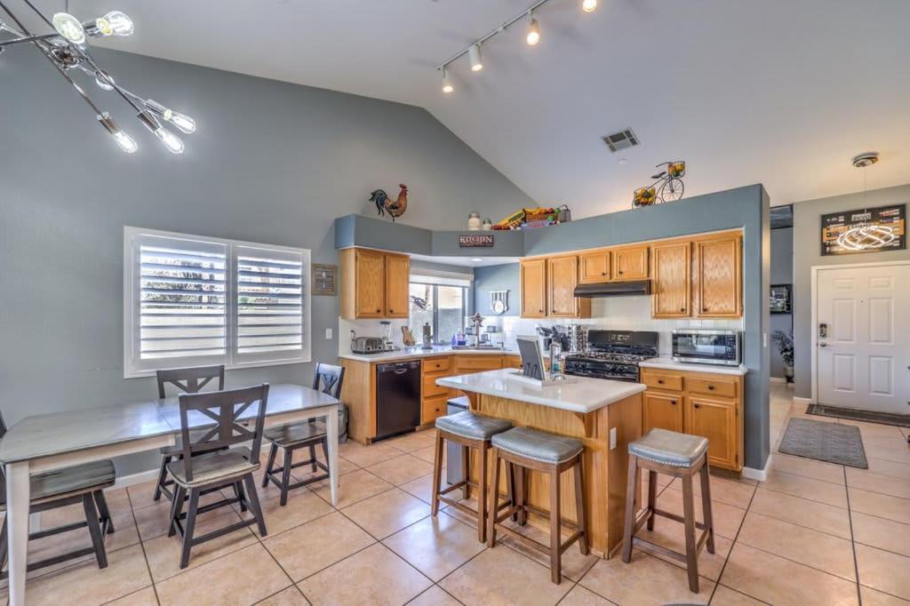 Family Fun For Everyone In Las Vegas- 4 Bedrooms, Billiards, Game Room Henderson Extérieur photo
