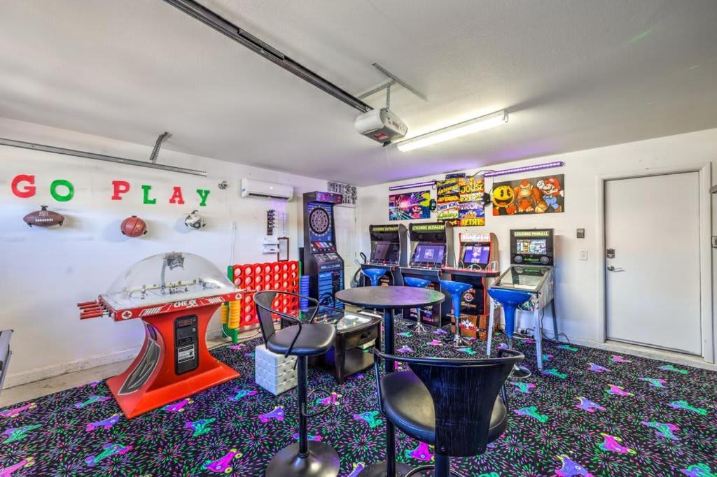 Family Fun For Everyone In Las Vegas- 4 Bedrooms, Billiards, Game Room Henderson Extérieur photo