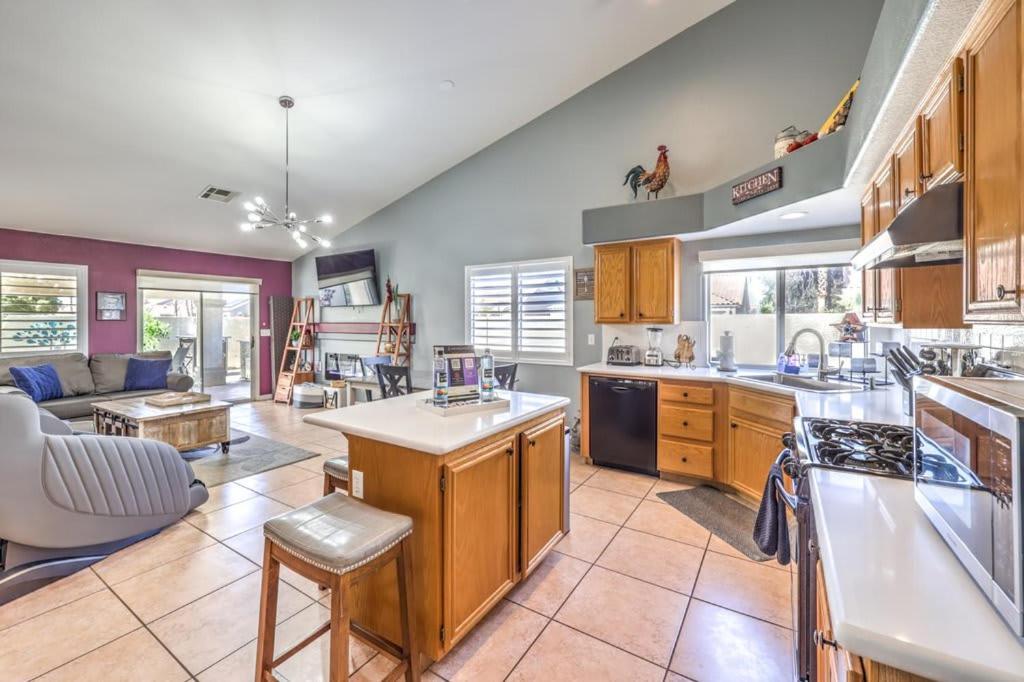 Family Fun For Everyone In Las Vegas- 4 Bedrooms, Billiards, Game Room Henderson Extérieur photo