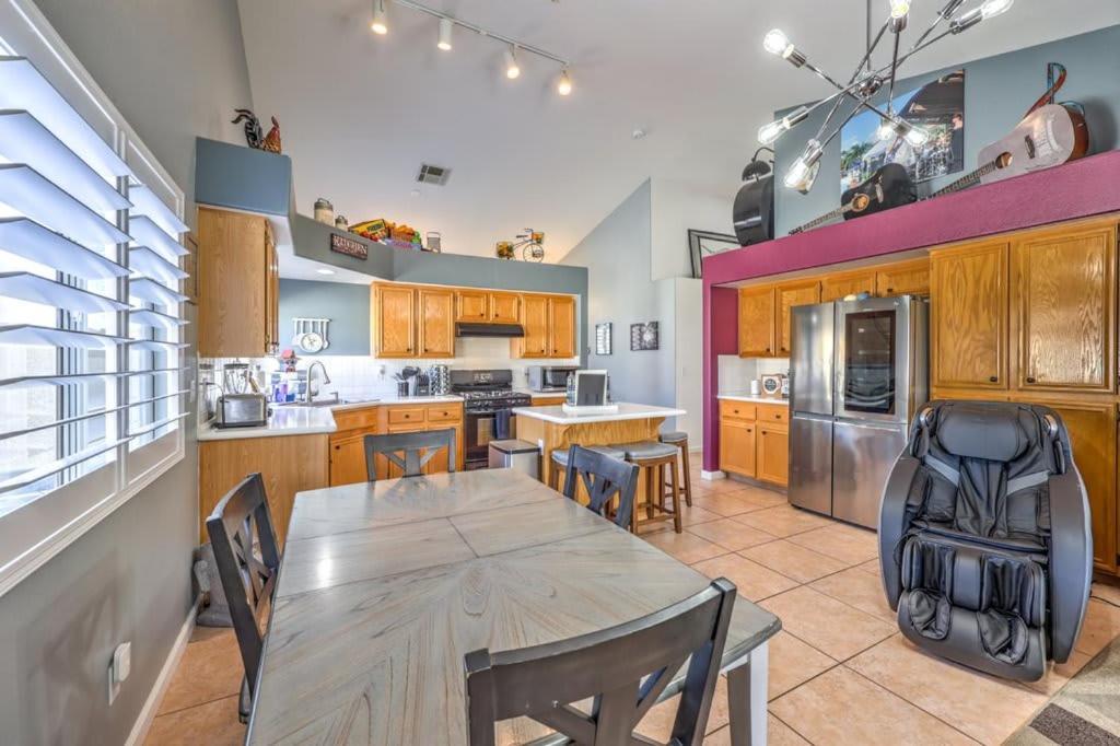 Family Fun For Everyone In Las Vegas- 4 Bedrooms, Billiards, Game Room Henderson Extérieur photo